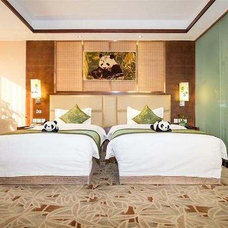 Chengdu Panda Prince Culture Hotel Exterior photo