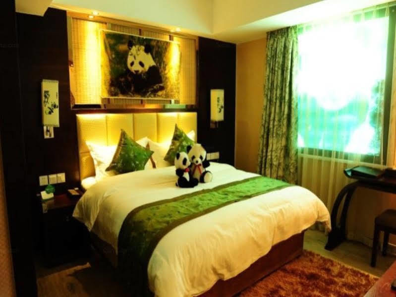 Chengdu Panda Prince Culture Hotel Exterior photo