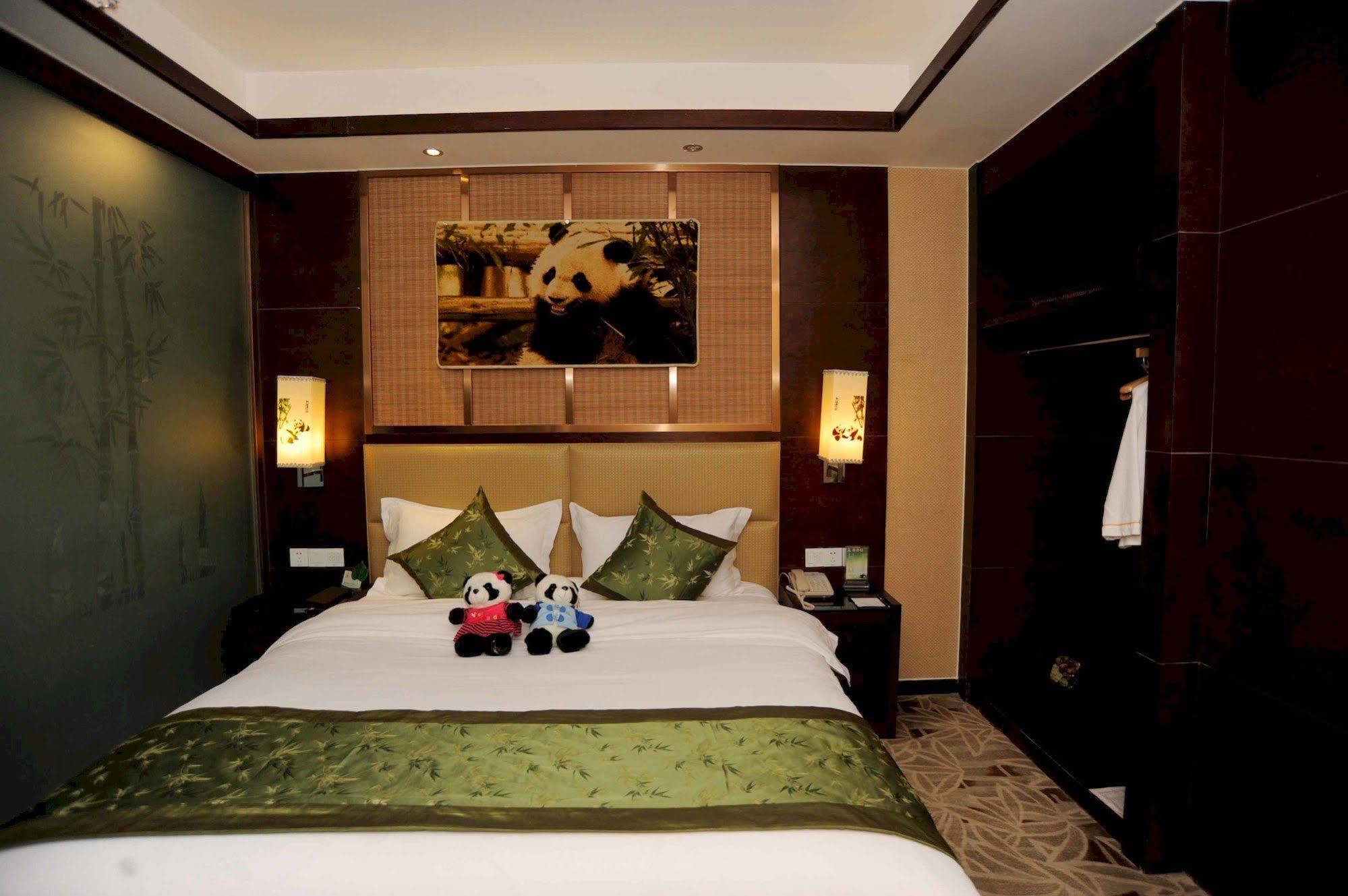 Chengdu Panda Prince Culture Hotel Exterior photo