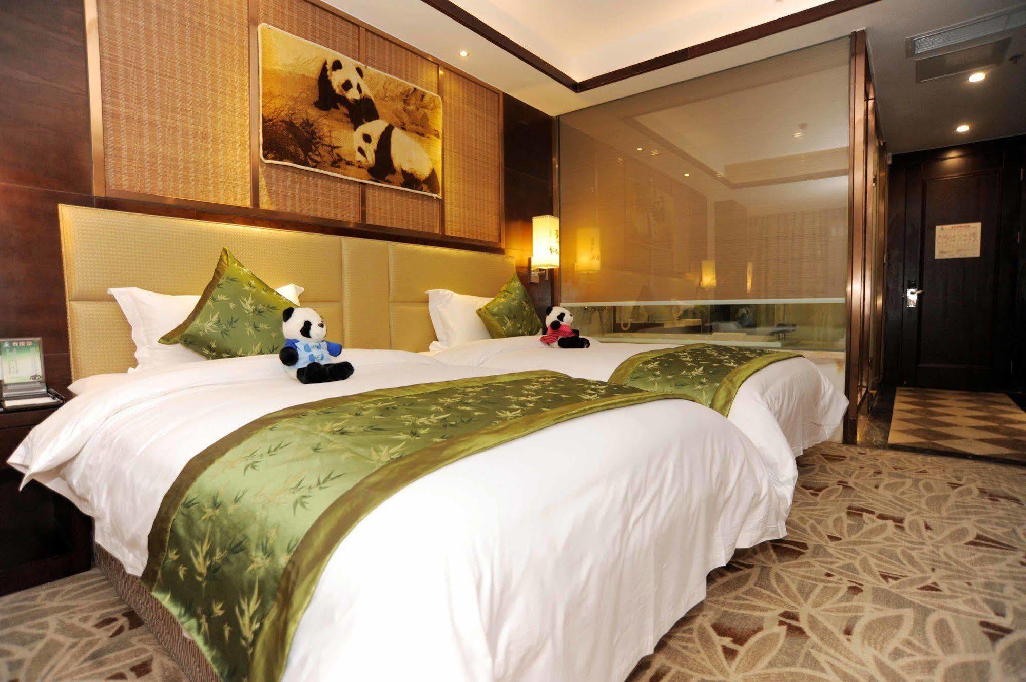Chengdu Panda Prince Culture Hotel Exterior photo