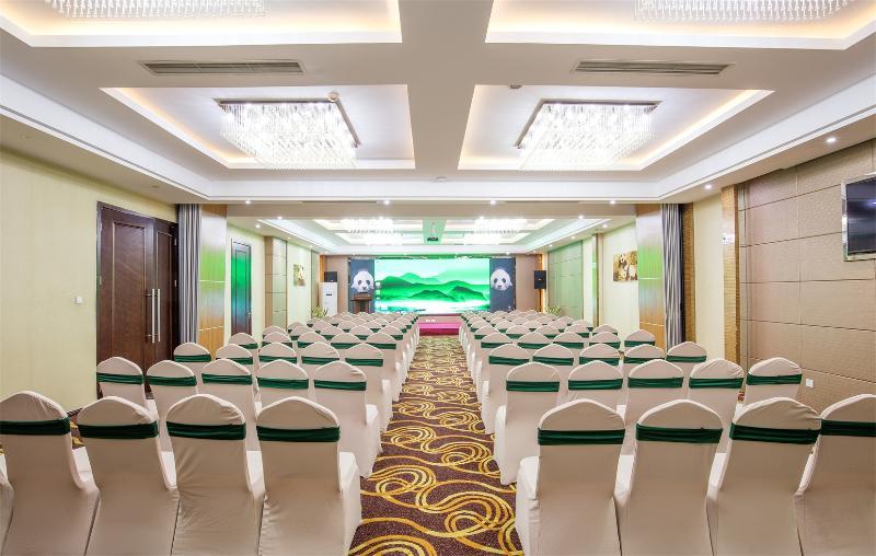 Chengdu Panda Prince Culture Hotel Exterior photo