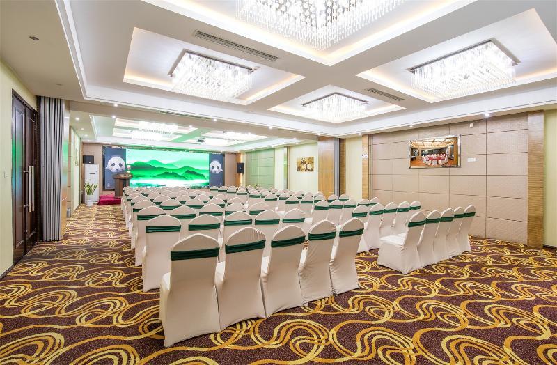 Chengdu Panda Prince Culture Hotel Exterior photo