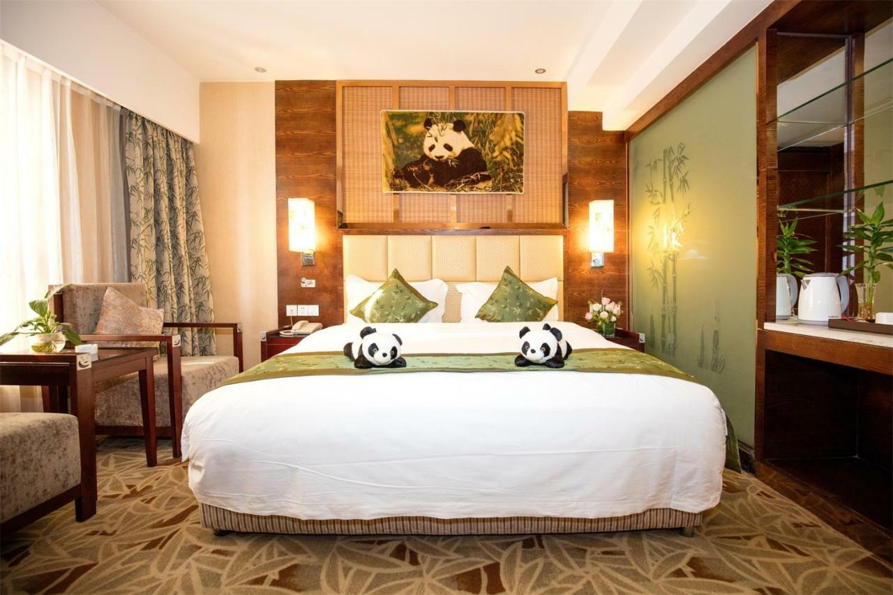 Chengdu Panda Prince Culture Hotel Exterior photo