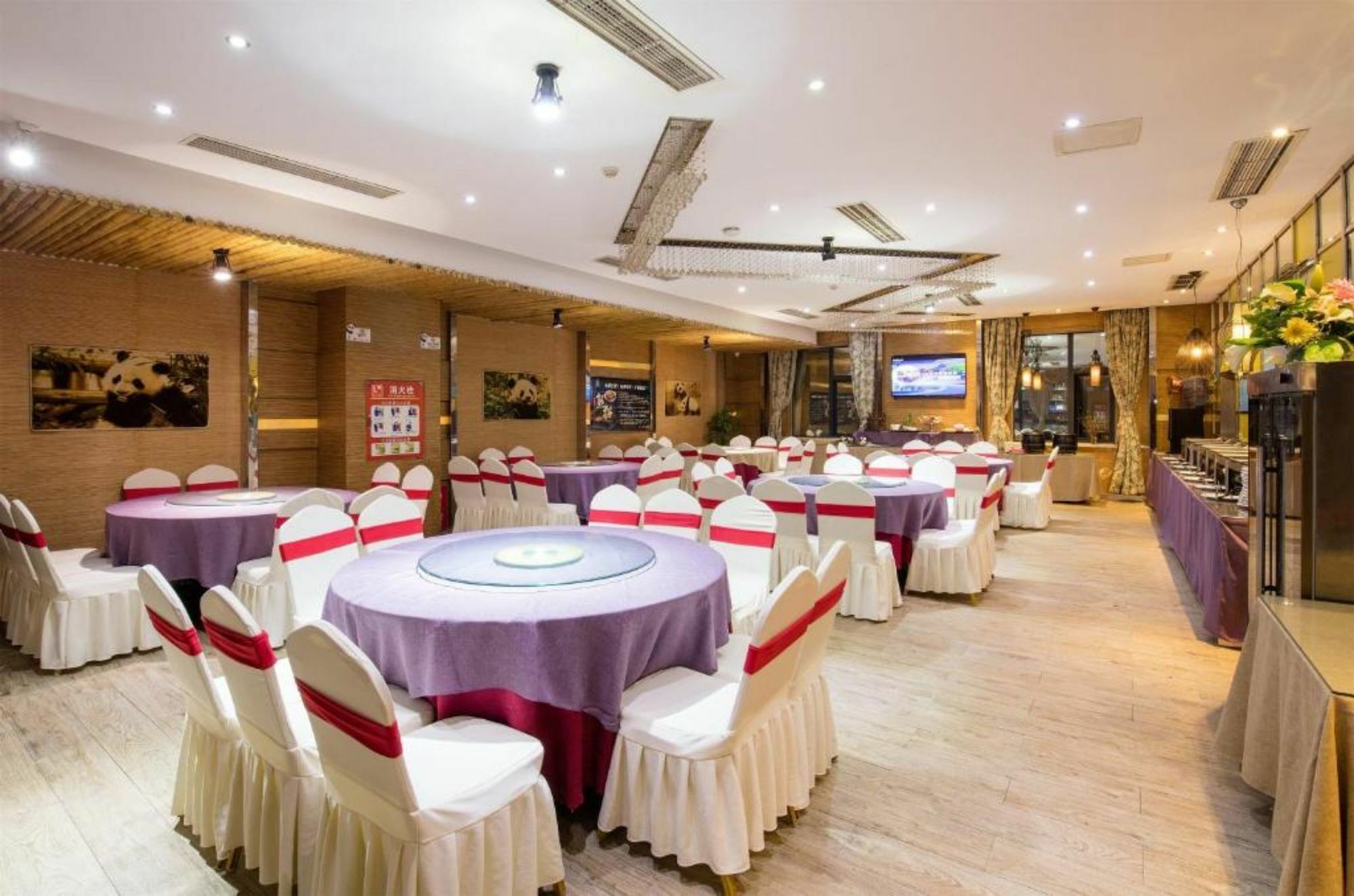 Chengdu Panda Prince Culture Hotel Exterior photo